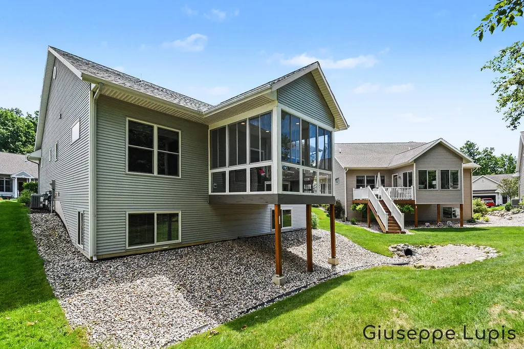 1023 Kensington Street NW Walker City MI 49534