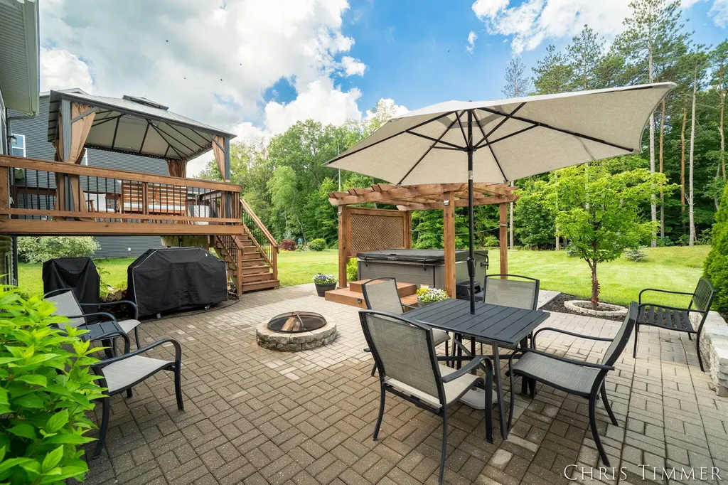 12717 Riverton Road Grand Haven Charter Township MI 49417