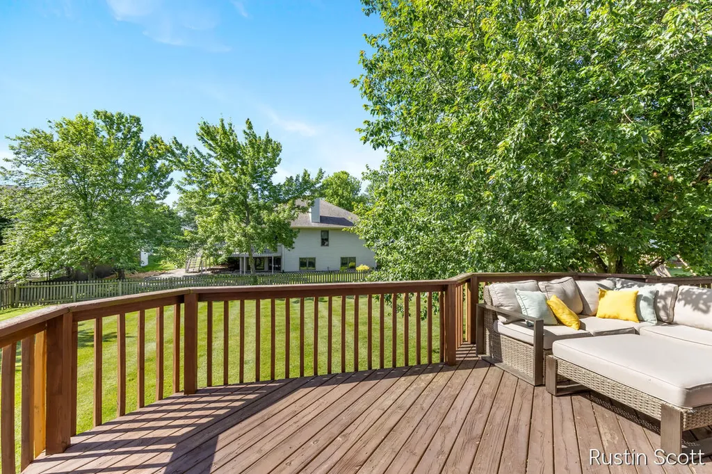 2680 Burgen Court NE Grand Rapids Charter Township MI 49525