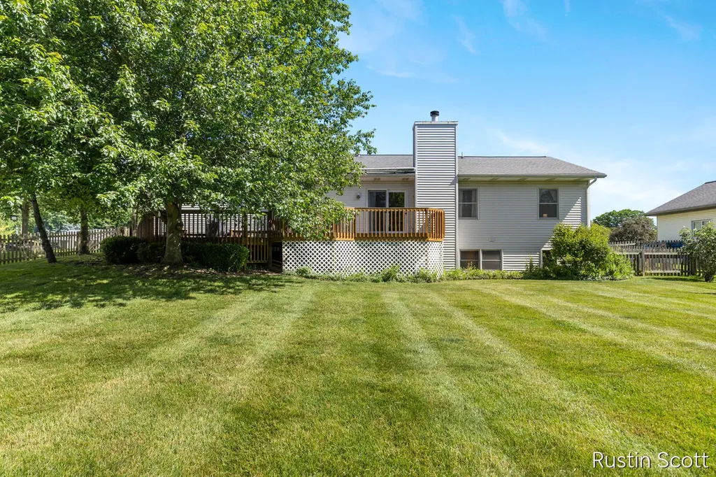 2680 Burgen Court NE Grand Rapids Charter Township MI 49525
