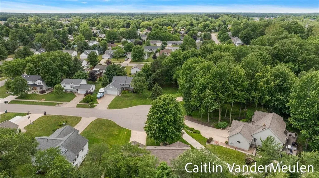 11484 Cameron Avenue Allendale Charter Township MI 49401