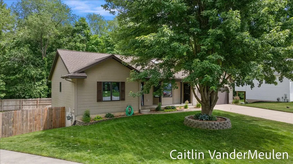 11484 Cameron Avenue Allendale Charter Township MI 49401