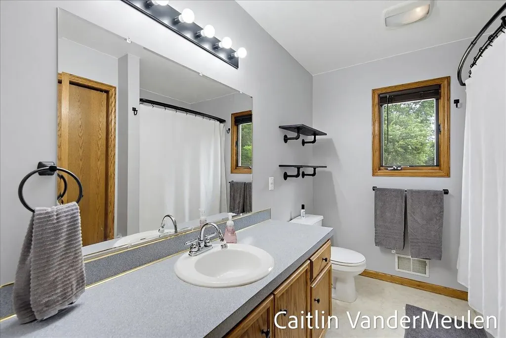 11484 Cameron Avenue Allendale Charter Township MI 49401