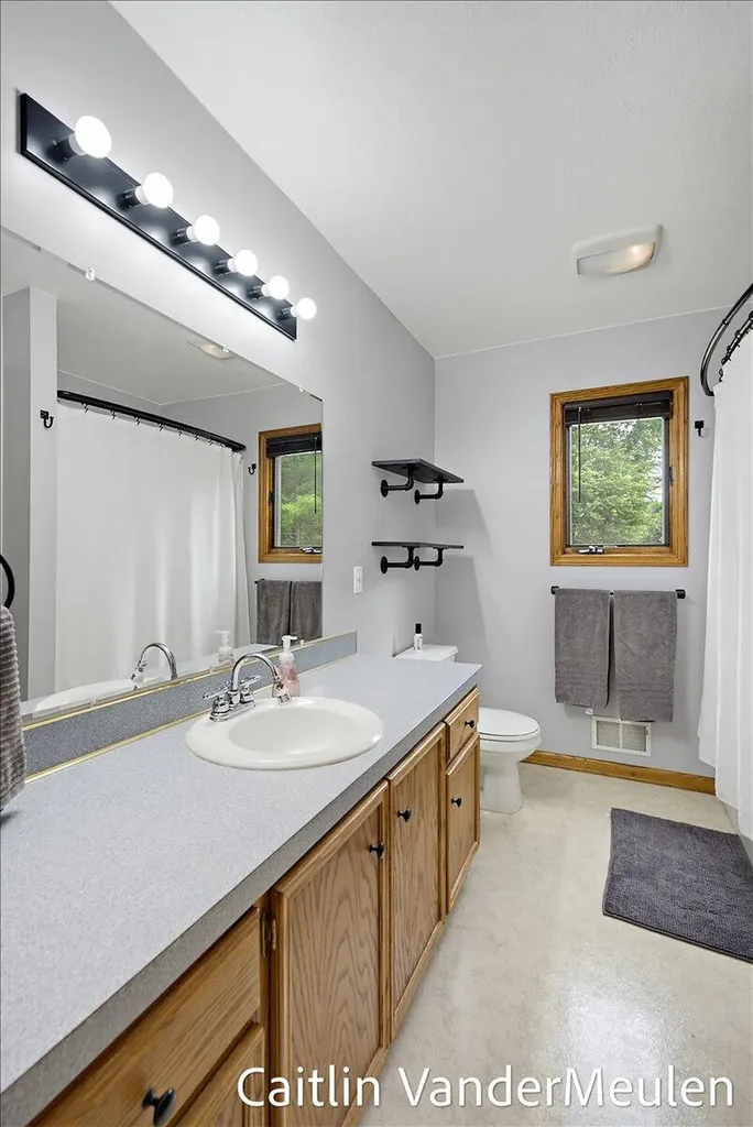 11484 Cameron Avenue Allendale Charter Township MI 49401
