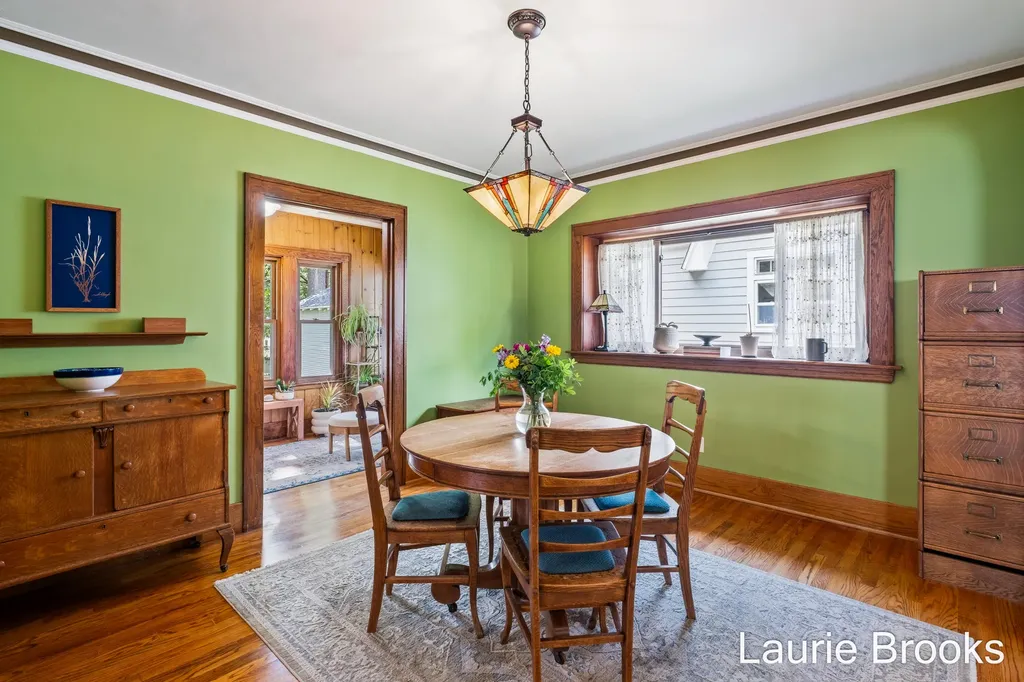 214 Glenhaven Avenue NW Grand Rapids City MI 49504