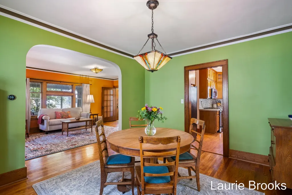 214 Glenhaven Avenue NW Grand Rapids City MI 49504