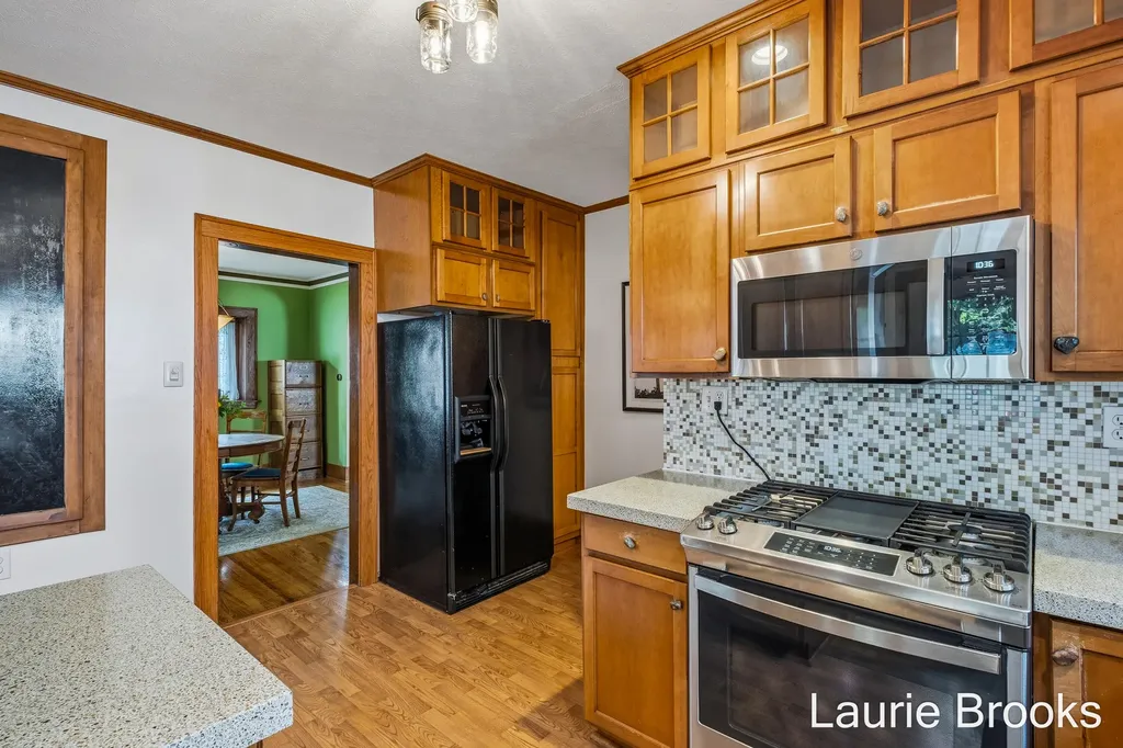214 Glenhaven Avenue NW Grand Rapids City MI 49504