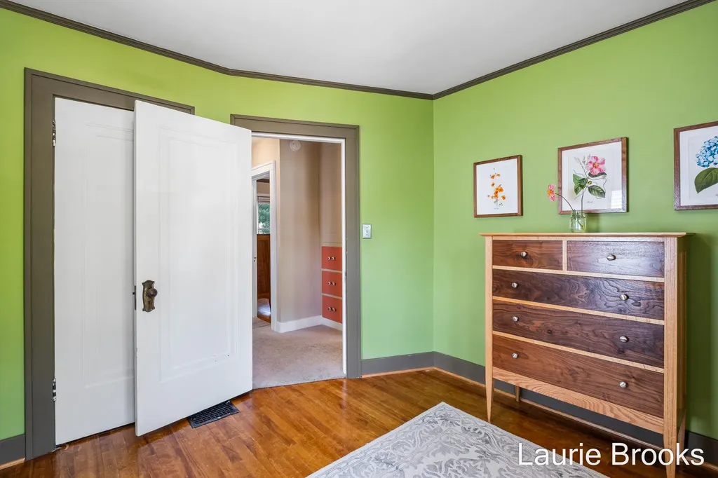 214 Glenhaven Avenue NW Grand Rapids City MI 49504