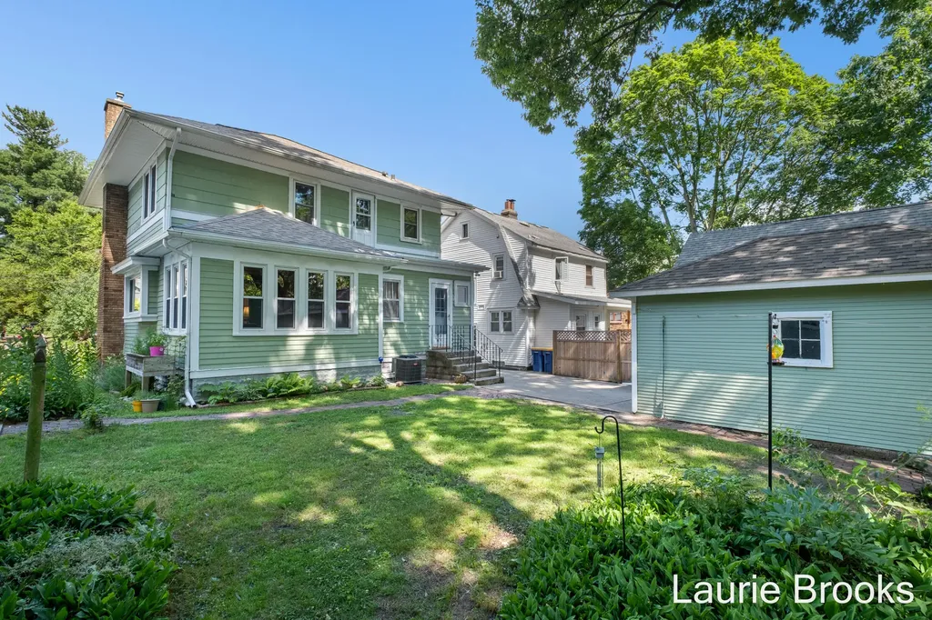 214 Glenhaven Avenue NW Grand Rapids City MI 49504