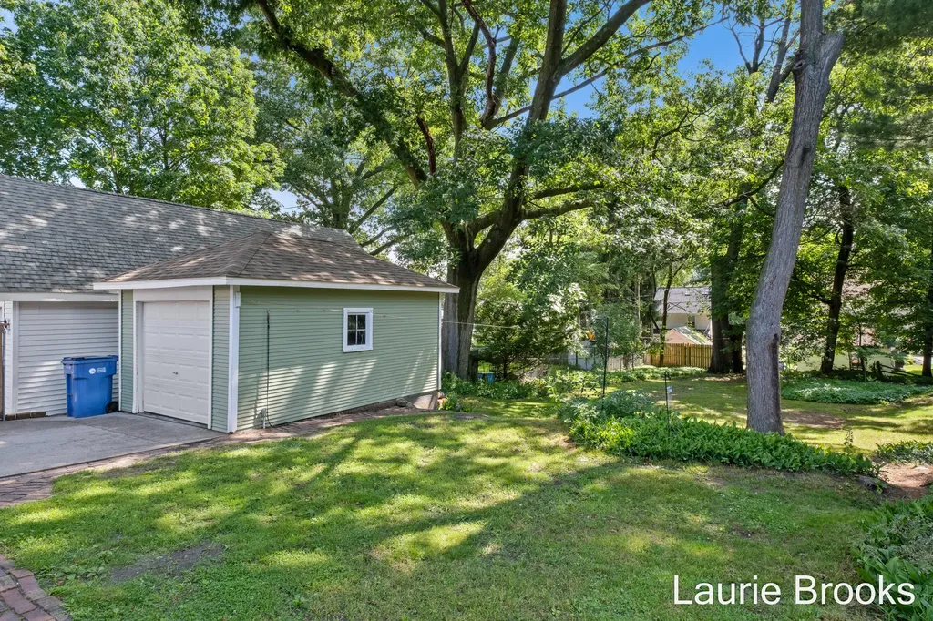 214 Glenhaven Avenue NW Grand Rapids City MI 49504