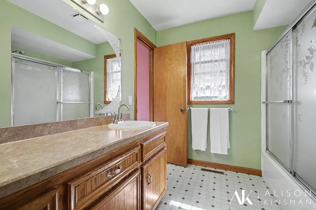 3714 Oskalossa Drive SW Grandville City MI 49418