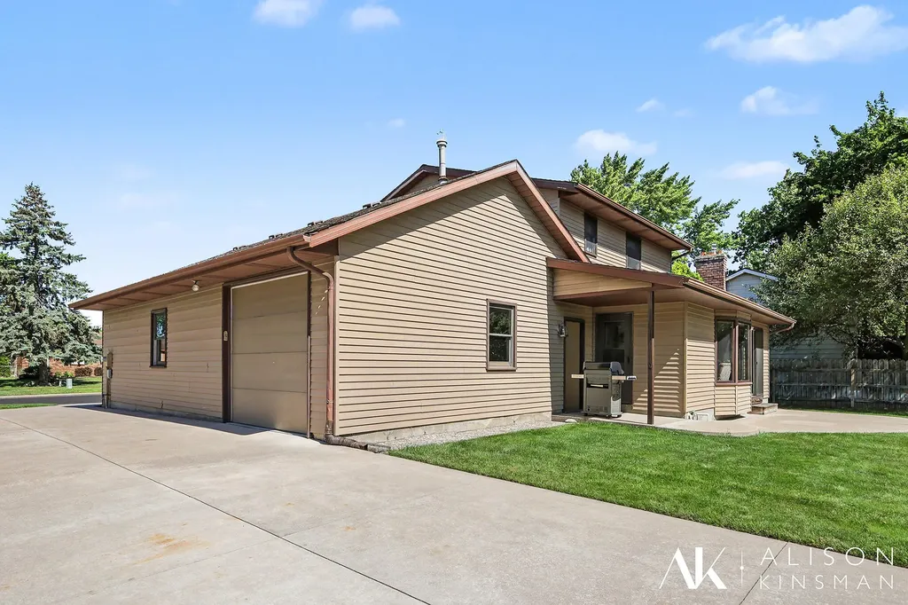 3714 Oskalossa Drive SW Grandville City MI 49418