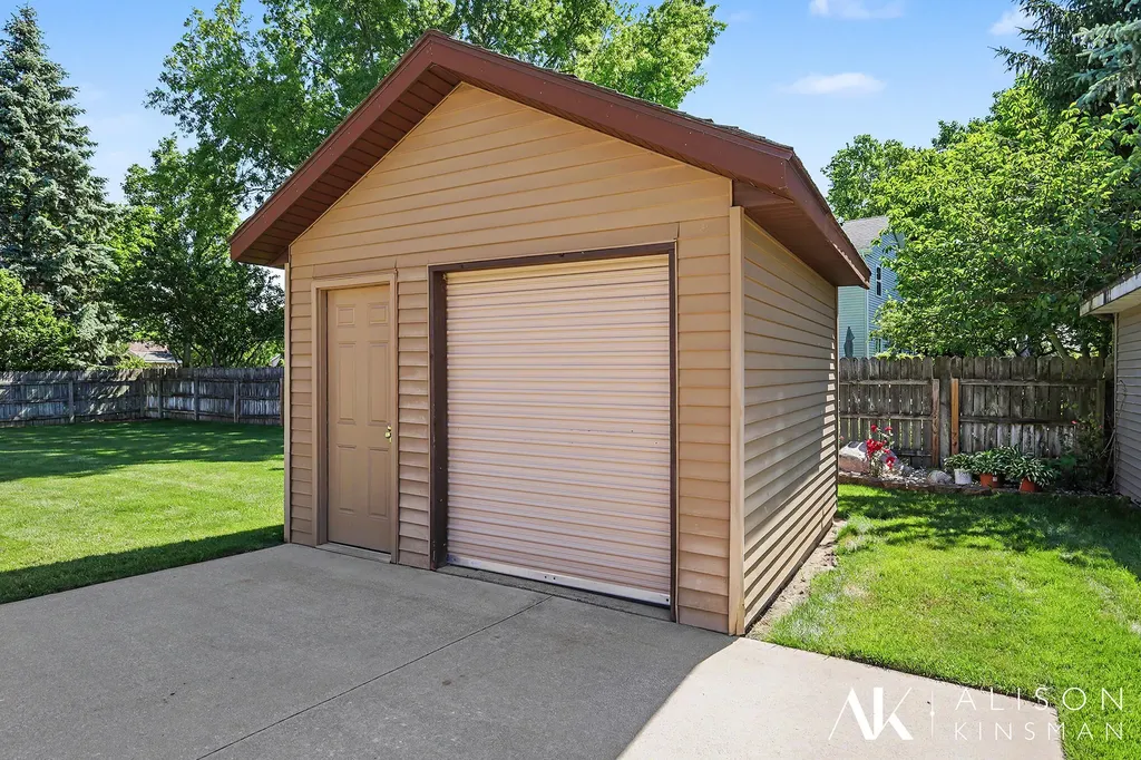 3714 Oskalossa Drive SW Grandville City MI 49418