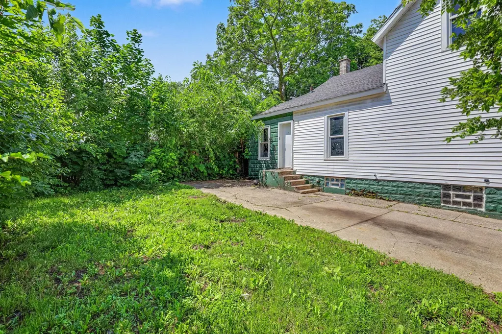 740 12th Street NW Grand Rapids City MI 49504