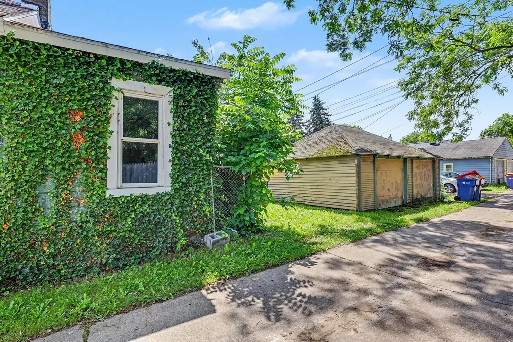 740 12th Street NW Grand Rapids City MI 49504