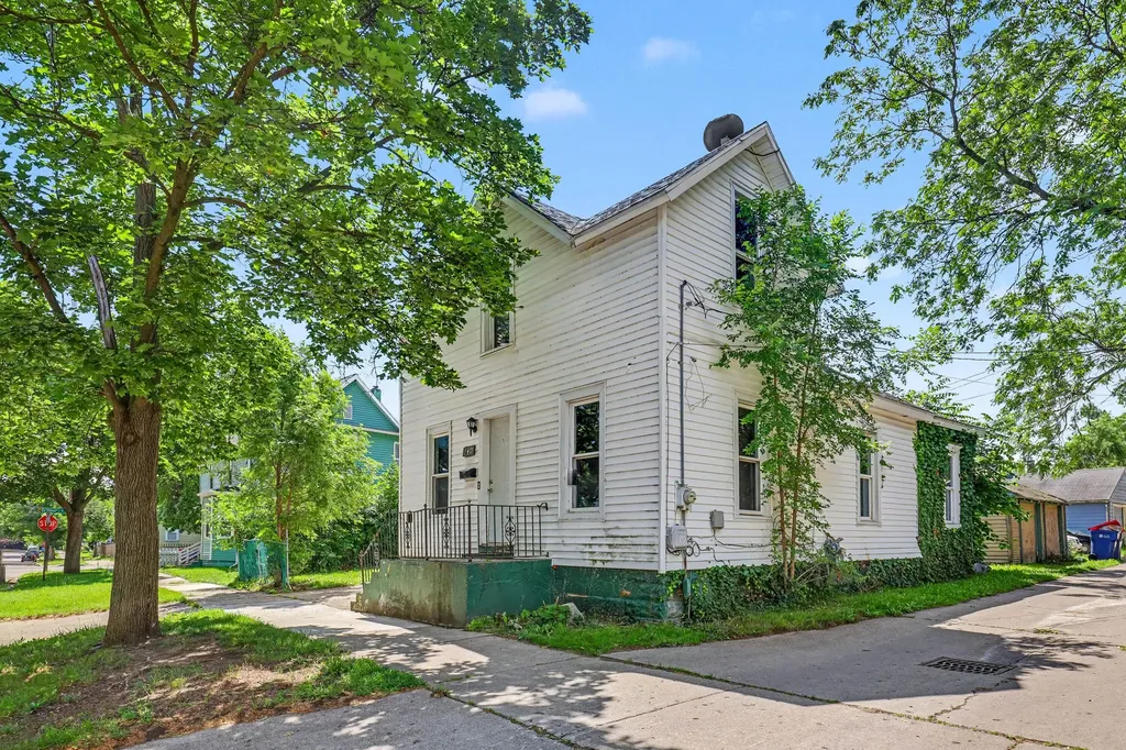 740 12th Street NW Grand Rapids City MI 49504