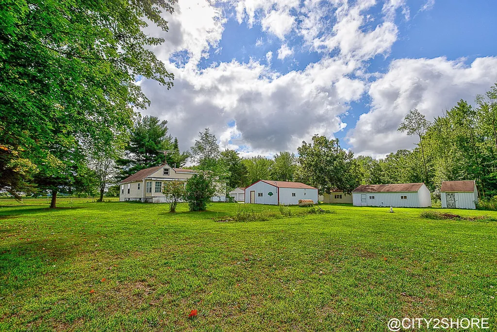9905 52nd Avenue Allendale Charter Township MI 49401