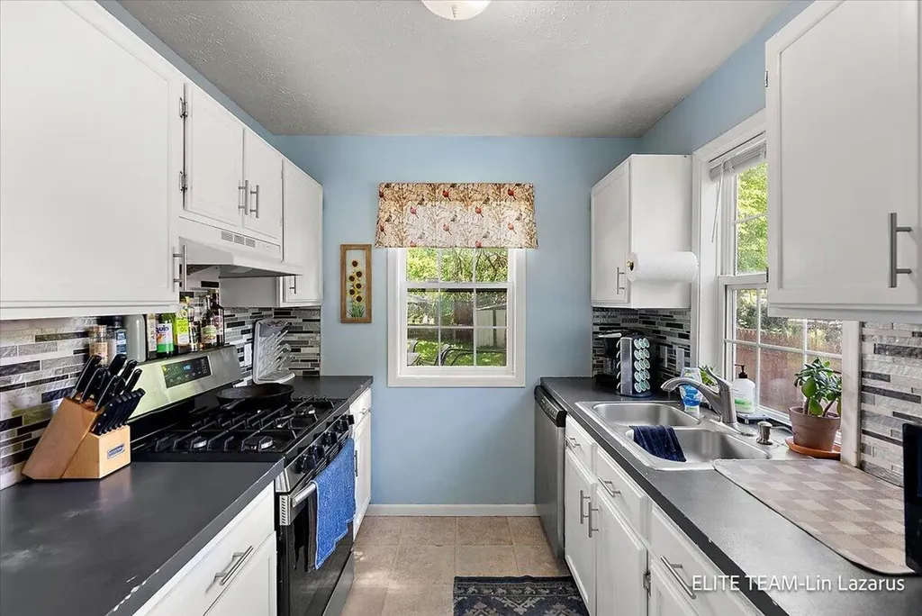 736 Cass Avenue SE Grand Rapids City MI 49503