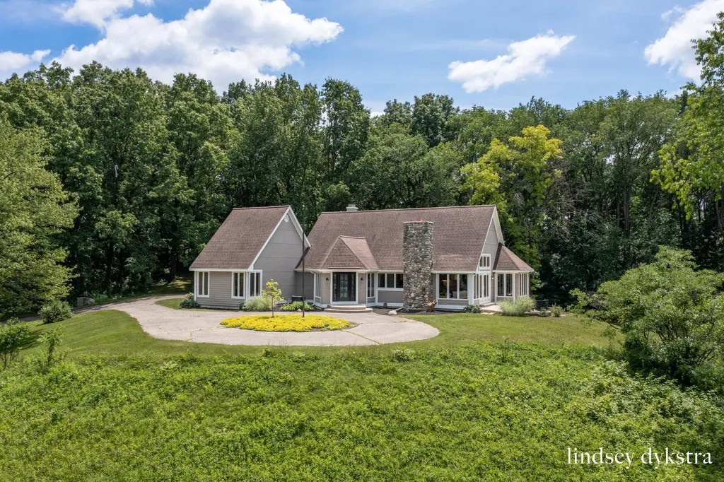 7718 Burrstone Drive SE Caledonia Township MI 49316