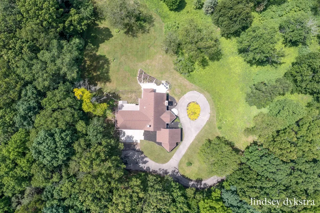 7718 Burrstone Drive SE Caledonia Township MI 49316