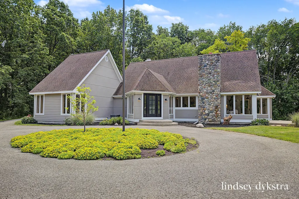 7718 Burrstone Drive SE Caledonia Township MI 49316
