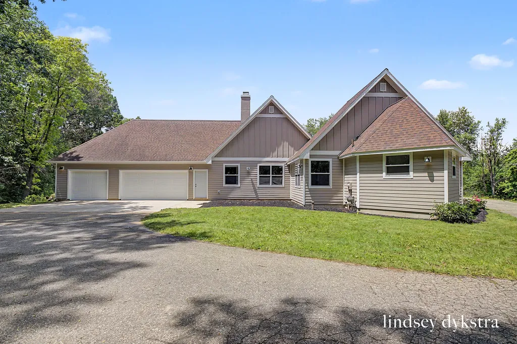 7718 Burrstone Drive SE Caledonia Township MI 49316