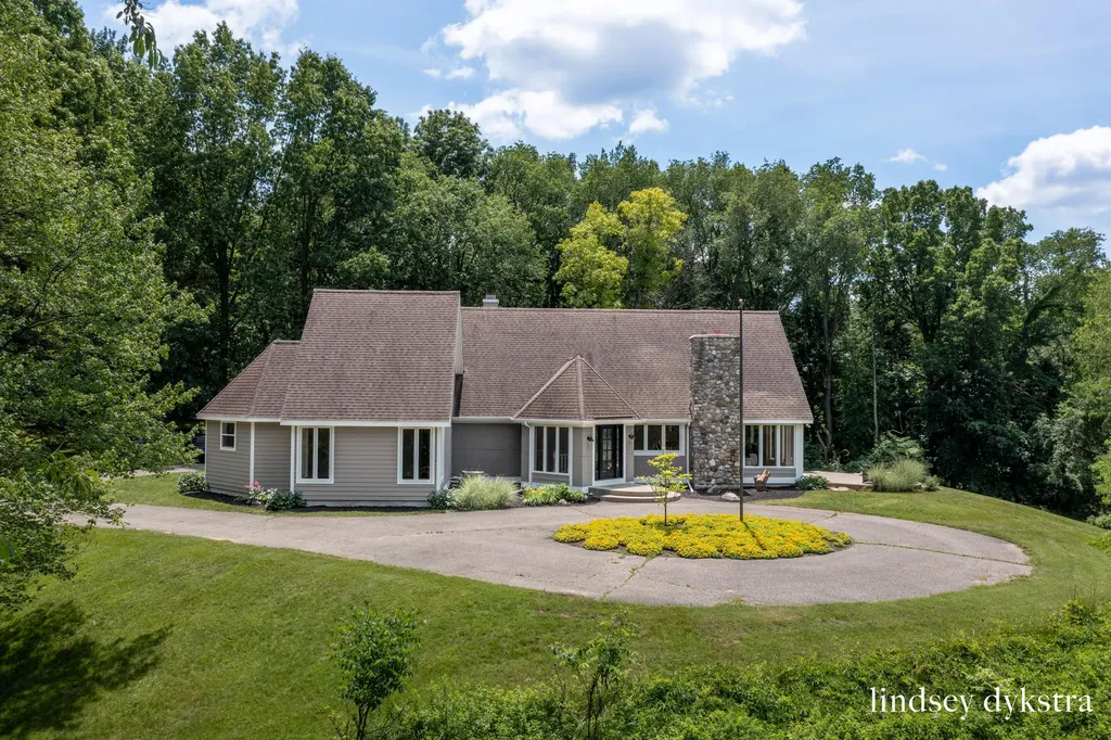 7718 Burrstone Drive SE Caledonia Township MI 49316