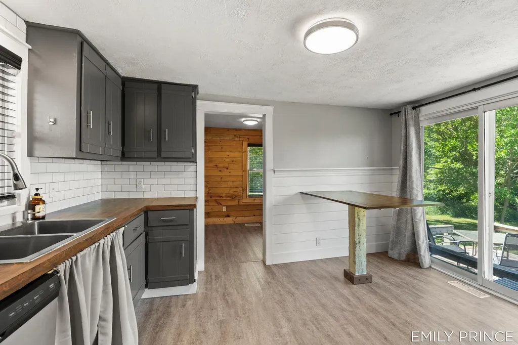 1476 142nd Avenue Dorr Township MI 49323