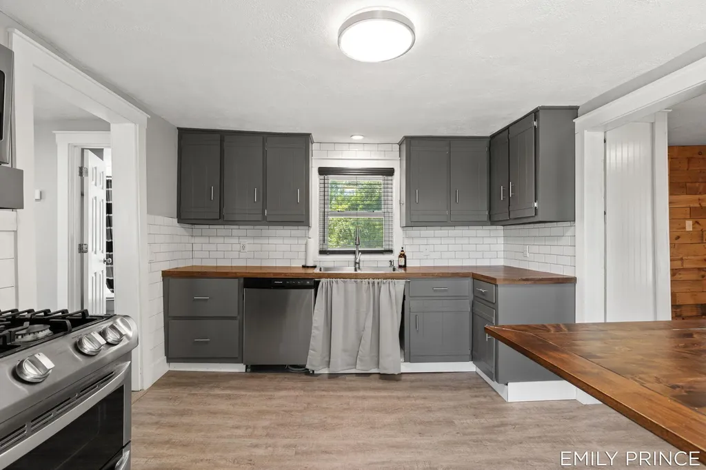 1476 142nd Avenue Dorr Township MI 49323