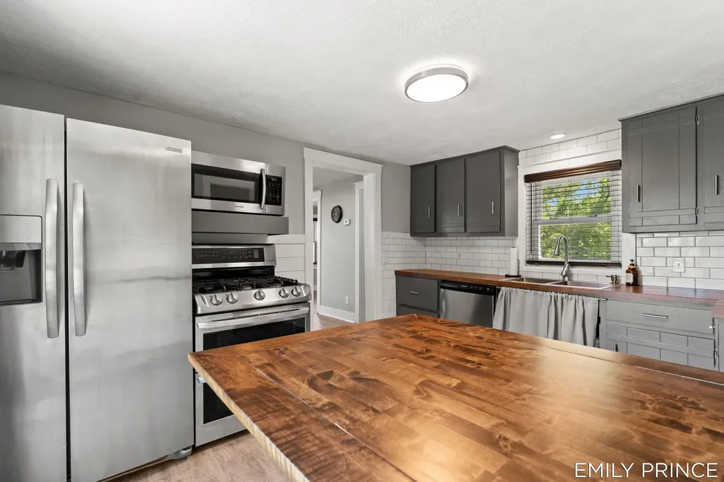1476 142nd Avenue Dorr Township MI 49323