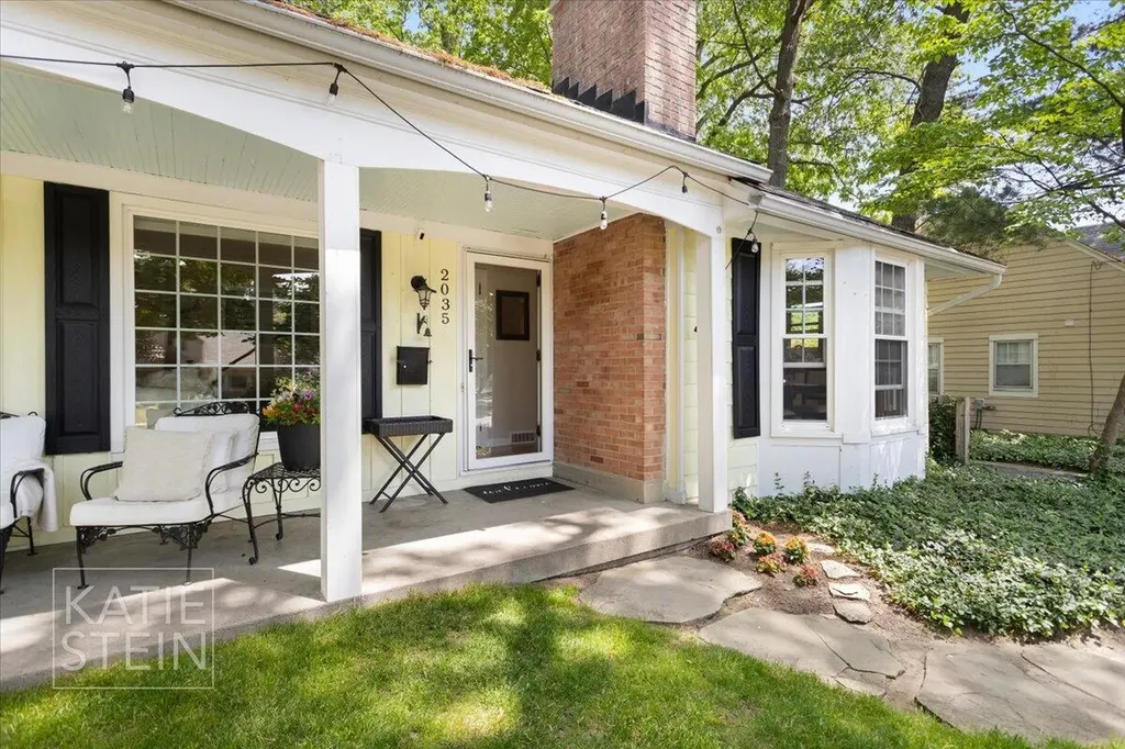 2035 Hall Street SE East Grand Rapids City MI 49506