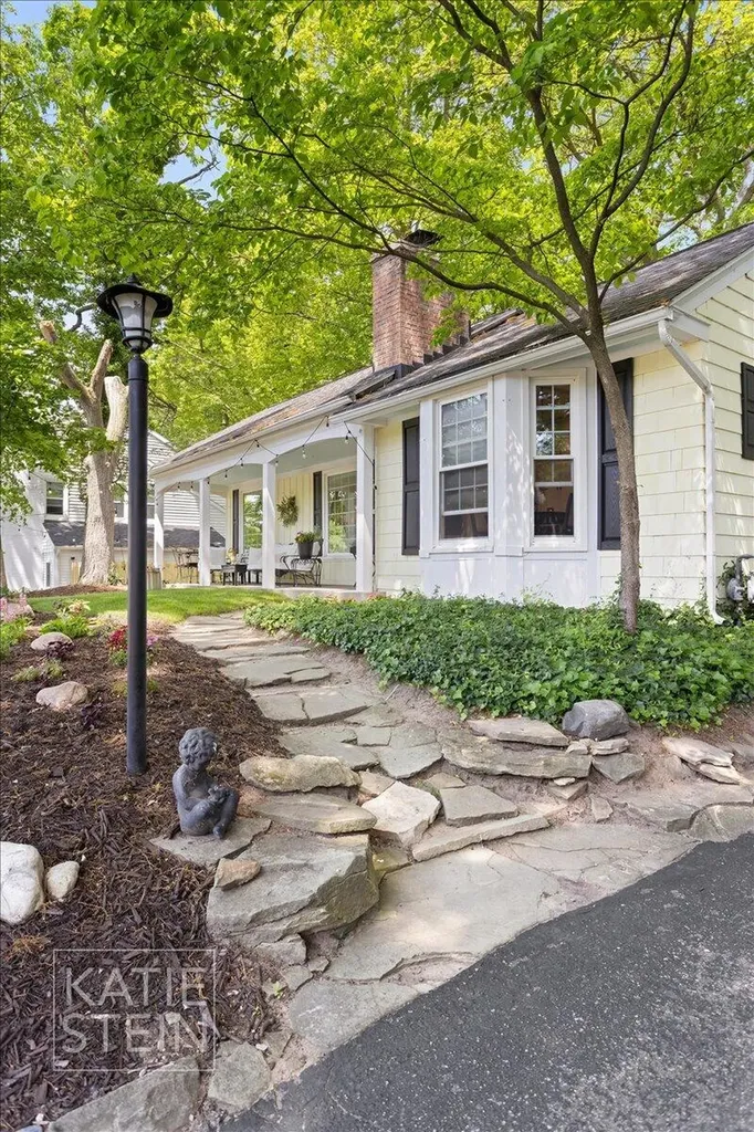 2035 Hall Street SE East Grand Rapids City MI 49506