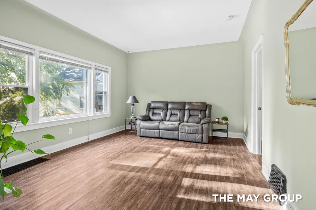 31 Mack Avenue NE Grand Rapids City MI 49503
