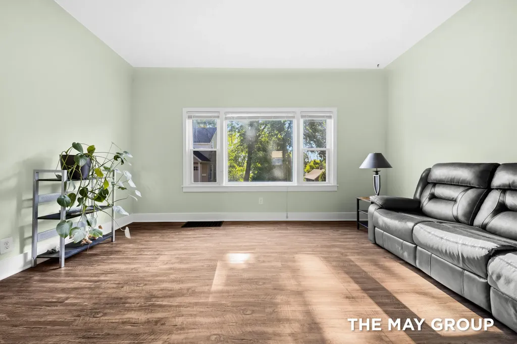 31 Mack Avenue NE Grand Rapids City MI 49503