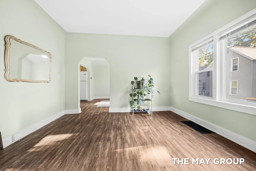 31 Mack Avenue NE Grand Rapids City MI 49503