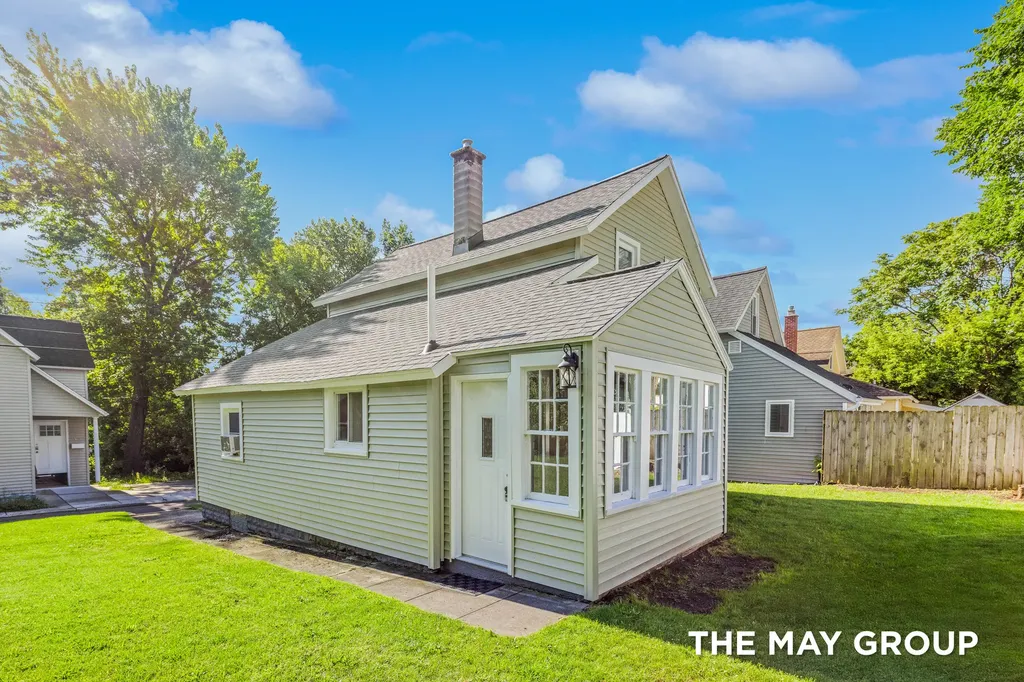31 Mack Avenue NE Grand Rapids City MI 49503