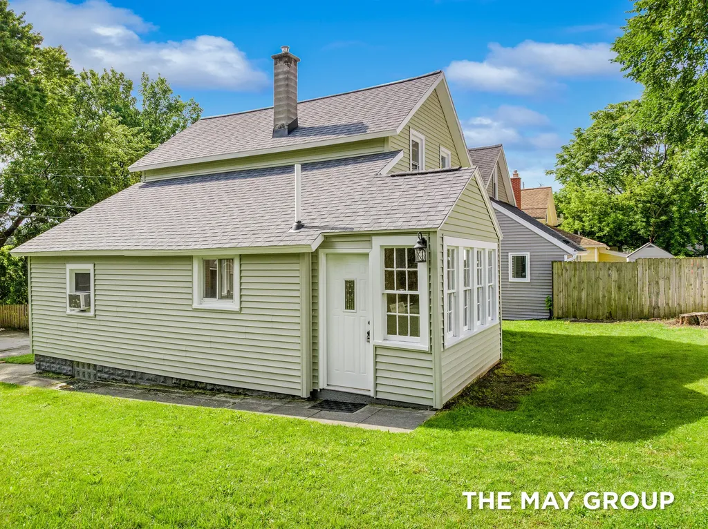 31 Mack Avenue NE Grand Rapids City MI 49503