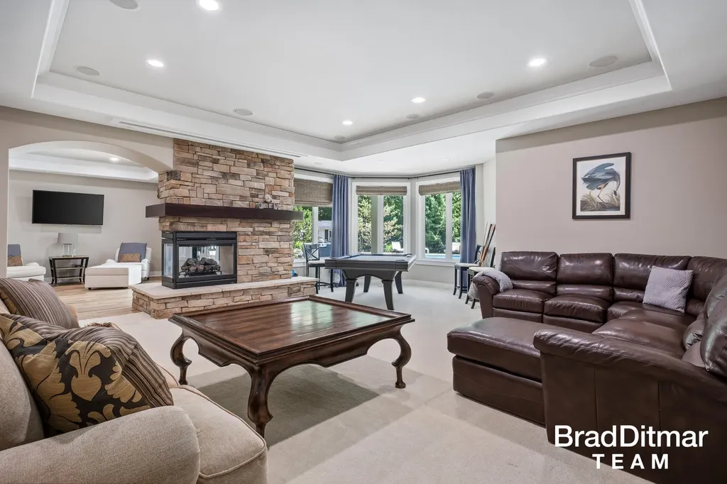 1099 Skyevale NE Ada Township MI 49301