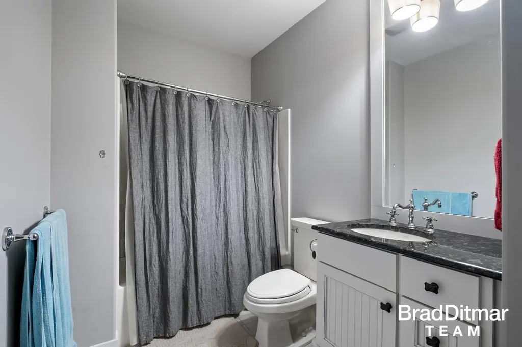 1099 Skyevale NE Ada Township MI 49301