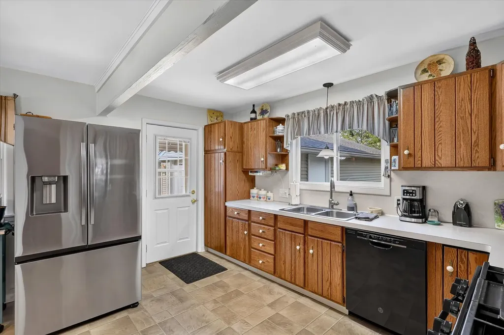 5249 Madison Avenue SE Kentwood City MI 49548