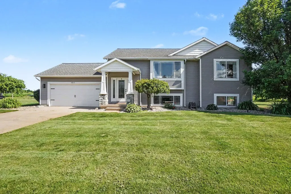4913 W Daisy Way Sheridan Charter Township MI 49412