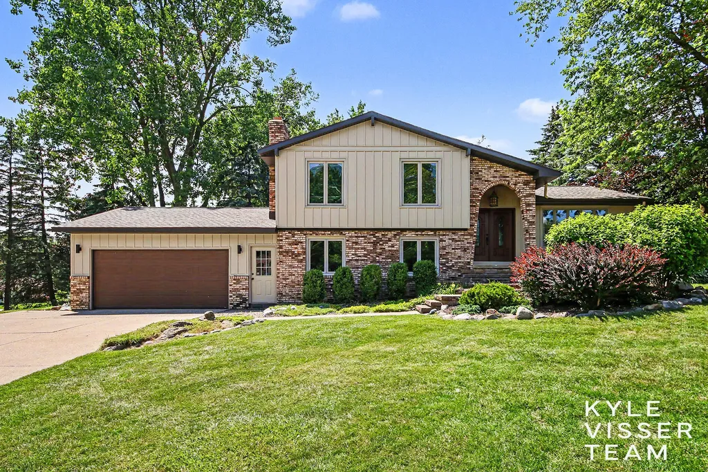 3305 Olderidge Drive NE Grand Rapids Charter Township MI 49525