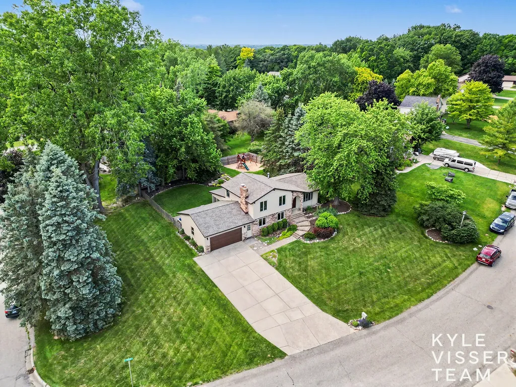 3305 Olderidge Drive NE Grand Rapids Charter Township MI 49525