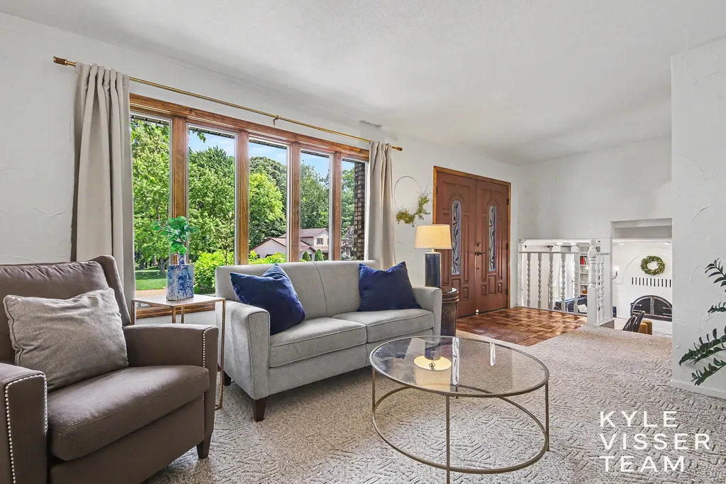 3305 Olderidge Drive NE Grand Rapids Charter Township MI 49525