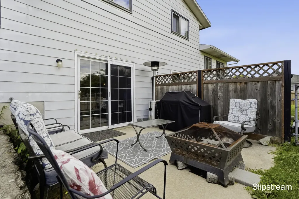 3758 Newcastle Drive SE Grand Rapids City MI 49508
