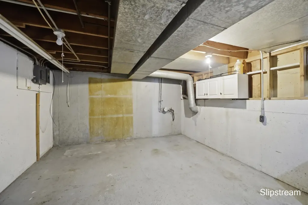 3758 Newcastle Drive SE Grand Rapids City MI 49508
