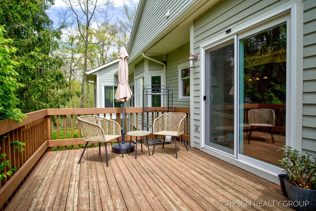 2137 Lamberton Creek Lane NE Grand Rapids City MI 49505