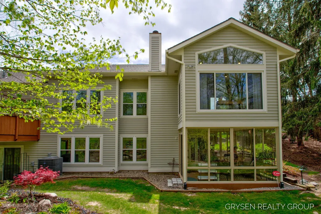 2137 Lamberton Creek Lane NE Grand Rapids City MI 49505