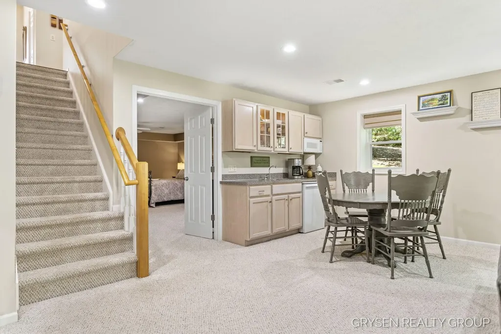 2137 Lamberton Creek Lane NE Grand Rapids City MI 49505