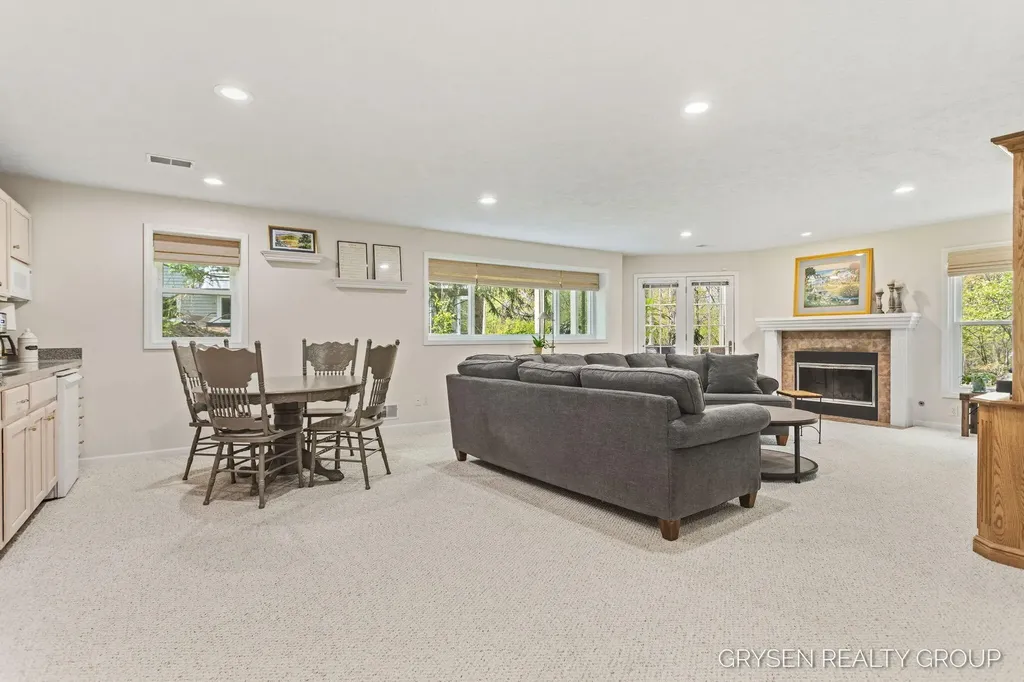 2137 Lamberton Creek Lane NE Grand Rapids City MI 49505